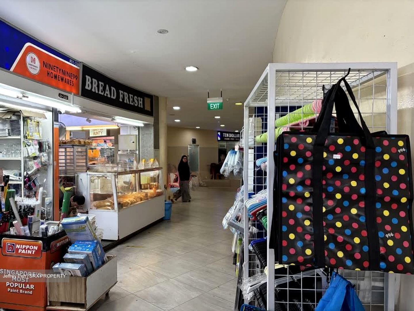 Elias Mall (D18), Retail #554602281